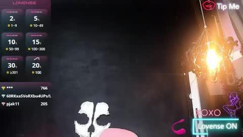 Snapshot of roxaneevans_ chatting on 02-17-25, 01:32 Roxane online show from 02-17-25, 01:32