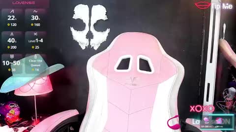 Snapshot of roxaneevans_ chatting on 02-22-25, 10:07 Roxane online show from 02-22-25, 10:07