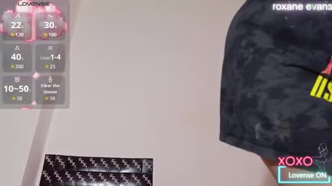 Snapshot of roxaneevans_ chatting on 09-13-25, 06:29 Roxane online show from 09-13-25, 06:29