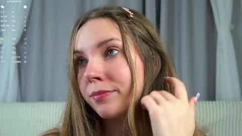 roxannastoo online show from 11-15-25, 01:03