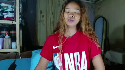 roxanne_98 online show from 04-24-26, 02:58