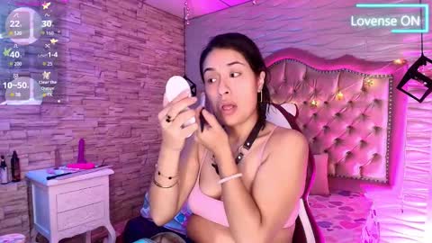 Snapshot of roxanne_han chatting on 12-21-25, 11:50 roxanne_han online show from 12-21-25, 11:50