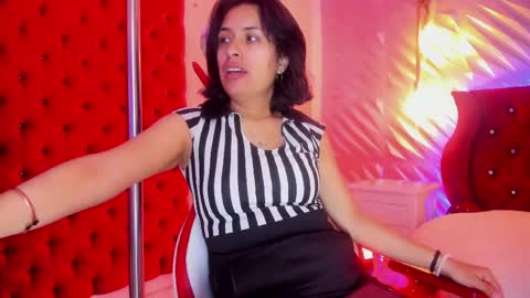 roxanne_han online show from 05-18-26, 12:22