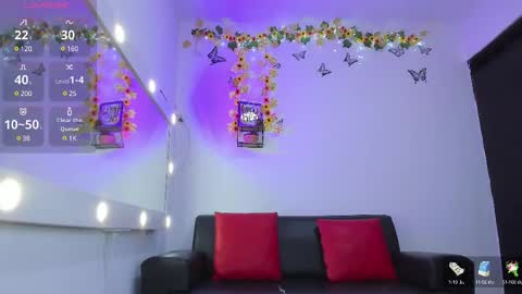 Snapshot of roxanne_jones1 chatting on 02-13-25, 01:19 roxanne online show from 02-13-25, 01:19