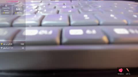 Snapshot of roxanne_jones1 chatting on 02-13-25, 04:22 roxanne online show from 02-13-25, 04:22