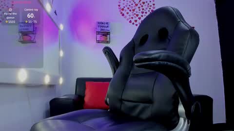 Snapshot of roxanne_jones1 chatting on 03-01-25, 09:26 roxanne online show from 03-01-25, 09:26