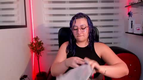 roxanne online show from 06-01-26, 01:02