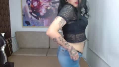 Snapshot of roxanne_vale chatting on 10-29-25, 08:32 Roxanne online show from 10-29-25, 08:32