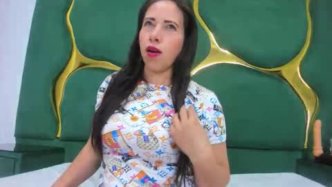 RoxanneBloom online show from 04-27-26, 04:10