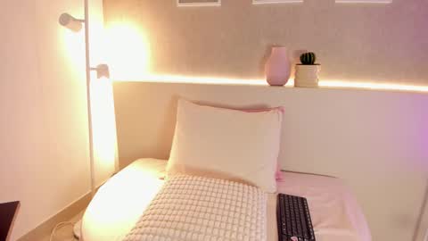 Roxanne Gomez online show from 11-29-25, 11:24