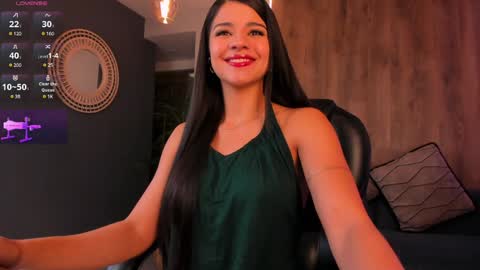 Snapshot of roxannehill_ chatting on 12-19-24, 12:12 Roxanne Hill online show from 12-19-24, 12:12