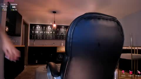 Snapshot of roxannehill_ chatting on 02-18-25, 03:10 Roxanne Hill online show from 02-18-25, 03:10