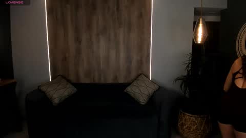 Snapshot of roxannehill_ chatting on 10-14-25, 10:49 Roxanne Hill online show from 10-14-25, 10:49