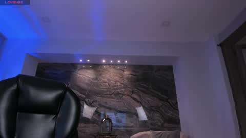 Roxanne Hill  online show from 07-26-26, 12:34