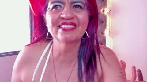 Snapshot of roxettemature chatting on 01-19-25, 03:53 RoxetteMature online show from 01-19-25, 03:53