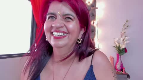 Snapshot of roxettemature chatting on 01-24-25, 06:14 RoxetteMature online show from 01-24-25, 06:14
