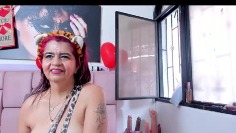 Snapshot of roxettemature chatting on 02-07-25, 11:45 RoxetteMature online show from 02-07-25, 11:45