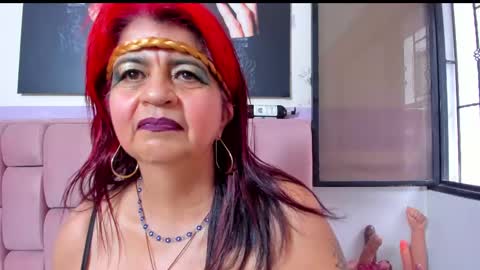 Snapshot of roxettemature chatting on 02-23-25, 11:33 RoxetteMature online show from 02-23-25, 11:33