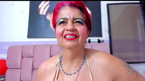 Snapshot of roxettemature chatting on 02-24-25, 11:32 RoxetteMature online show from 02-24-25, 11:32