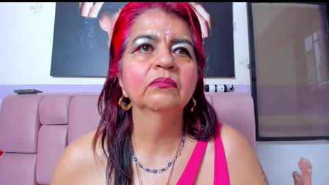 Snapshot of roxettemature chatting on 02-25-25, 12:03 RoxetteMature online show from 02-25-25, 12:03
