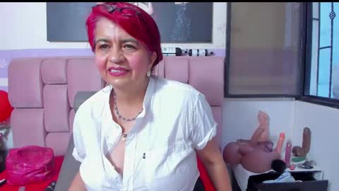 Snapshot of roxettemature chatting on 02-26-25, 11:30 RoxetteMature online show from 02-26-25, 11:30