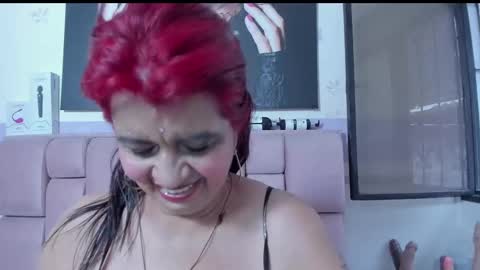 Snapshot of roxettemature chatting on 03-08-25, 11:48 RoxetteMature online show from 03-08-25, 11:48