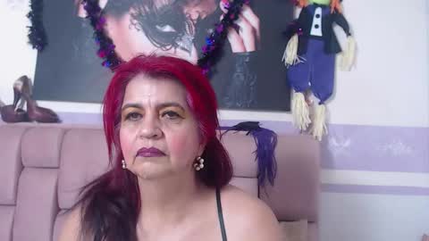 Snapshot of roxettemature chatting on 10-19-25, 12:06 RoxetteMature online show from 10-19-25, 12:06