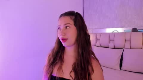 Roxie  online show from 12-15-25, 07:40