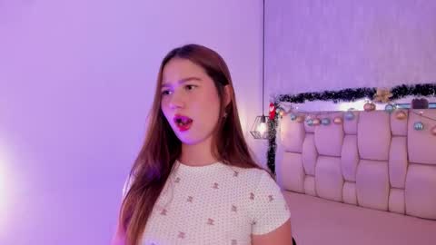 Roxie  online show from 12-20-25, 07:43