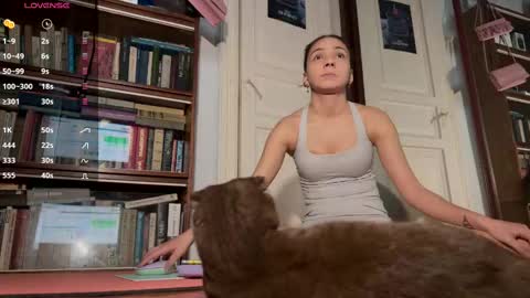 Snapshot of roxieflexie chatting on 03-05-25, 09:15 Roxie online show from 03-05-25, 09:15