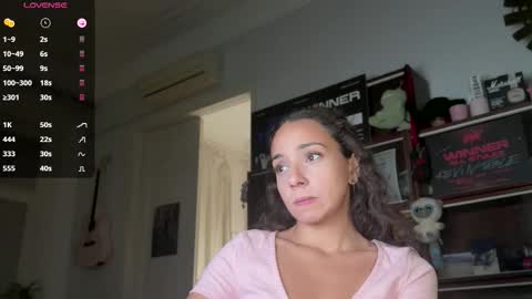 Snapshot of roxieflexie chatting on 09-25-25, 12:25 Roxie online show from 09-25-25, 12:25