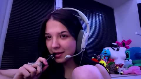 Hana online show from 10-16-25, 01:34