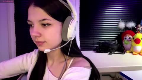 Hana online show from 11-30-25, 03:27