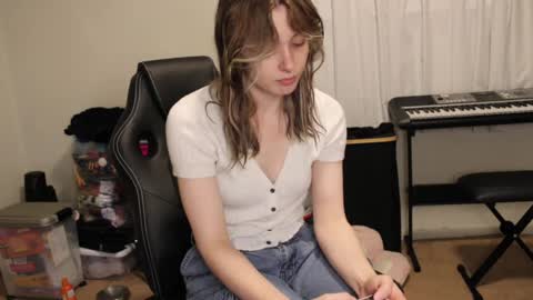 Snapshot of roxiethefox chatting on 09-13-25, 11:48 roxie online show from 09-13-25, 11:48