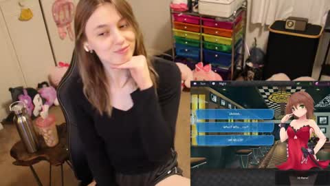 Snapshot of roxiethefox chatting on 09-28-25, 04:45 roxie online show from 09-28-25, 04:45
