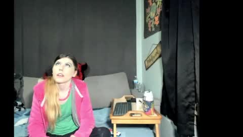 roxihazeleyes online show from 04-01-26, 02:56