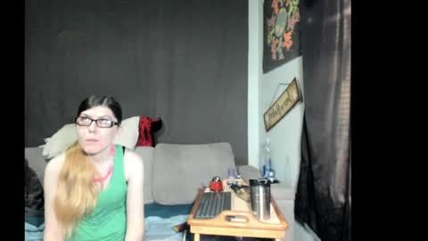 roxihazeleyes online show from 04-25-26, 01:41