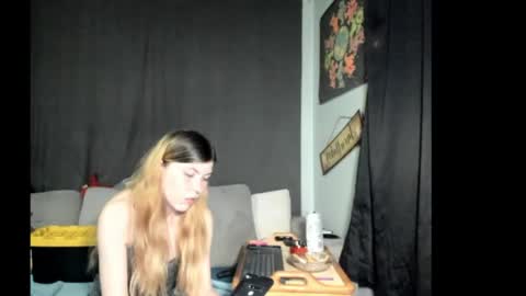roxihazeleyes online show from 05-05-26, 03:47