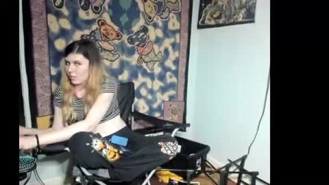 roxihazeleyes online show from 07-24-26, 02:31