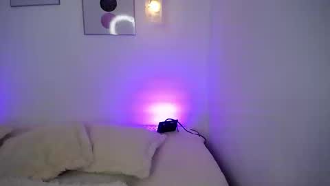 Snapshot of roxxi33 chatting on 09-23-25, 09:51 roxi online show from 09-23-25, 09:51