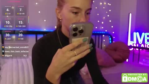 Snapshot of roxxxie_reid chatting on 09-16-25, 07:59 Roxieex ABBY online show from 09-16-25, 07:59