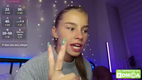 Snapshot of roxxxie_reid chatting on 09-18-25, 09:39 Roxieex ABBY online show from 09-18-25, 09:39