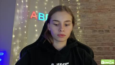 Snapshot of roxxxie_reid chatting on 03-03-26, 08:26 Roxieex ABBY online show from 03-03-26, 08:26