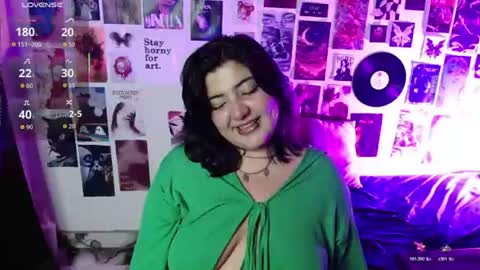 Snapshot of roxy_f_w chatting on 07-25-26, 05:05 Roxana online show from 07-25-26, 05:05