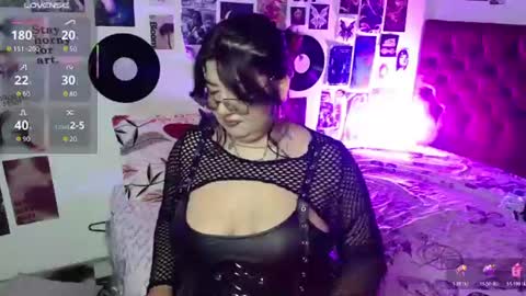 Snapshot of roxy_f_w chatting on 07-28-26, 11:48 Roxana online show from 07-28-26, 11:48