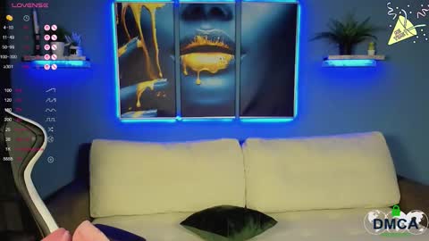 Roxy fiery online show from 10-05-25, 01:37