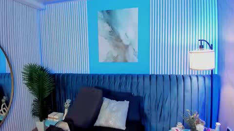 Snapshot of roxy_hell chatting on 11-09-25, 12:03 Roxy hell online show from 11-09-25, 12:03