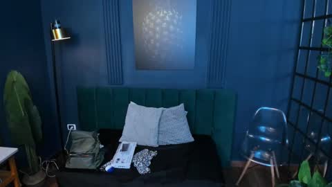 Snapshot of roxy_hell chatting on 01-14-26, 12:00 Roxy hell online show from 01-14-26, 12:00