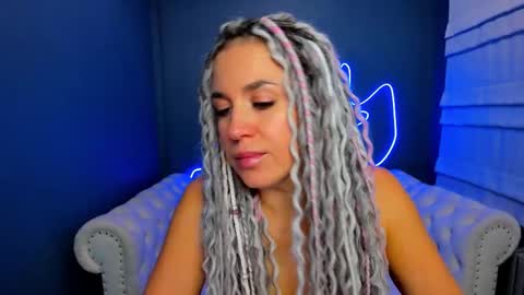 Roxy online show from 10-23-25, 01:27