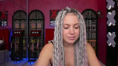 Roxy online show from 05-07-26, 01:33